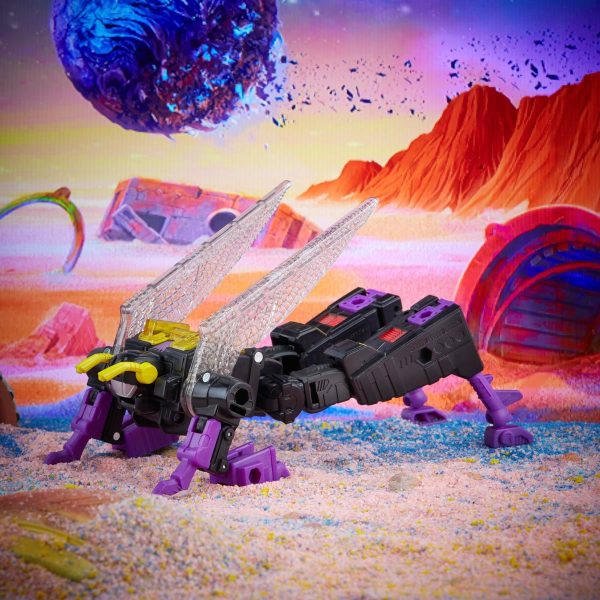 Transformers Generations Legacy Deluxe Kickback - Image 5