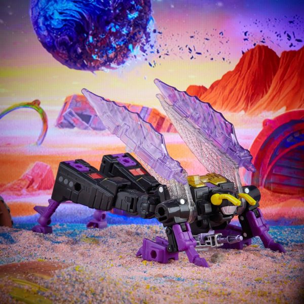 Transformers Generations Legacy Deluxe Kickback - Image 4