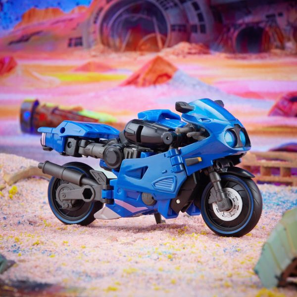 Transformers Generations Legacy Deluxe Prime Arcee - Image 8